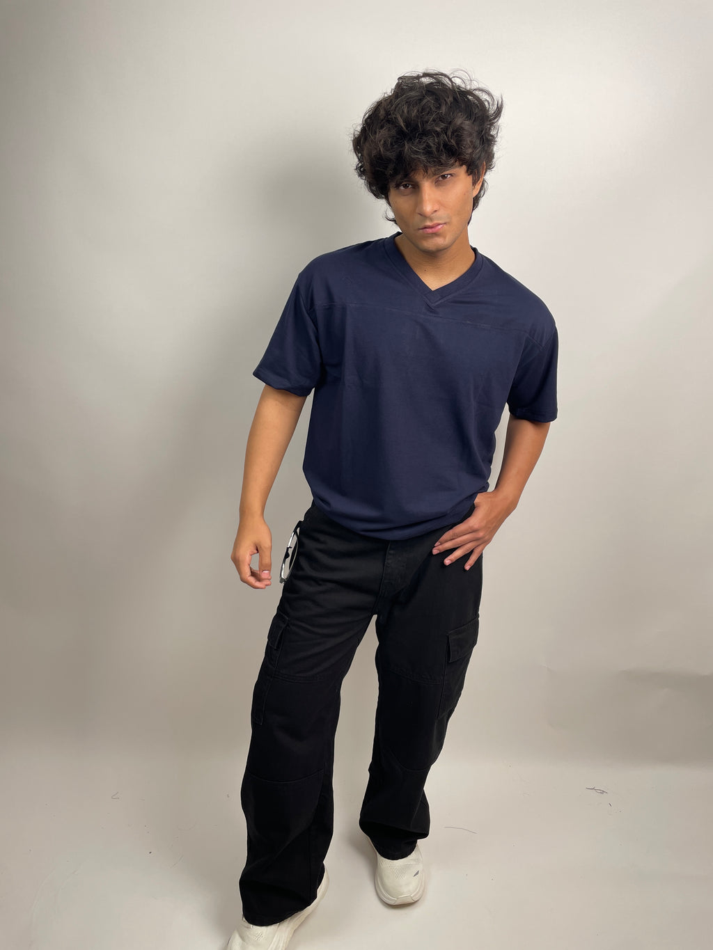 MIDNIGHT NAVY - OVERSIZED V-NECK