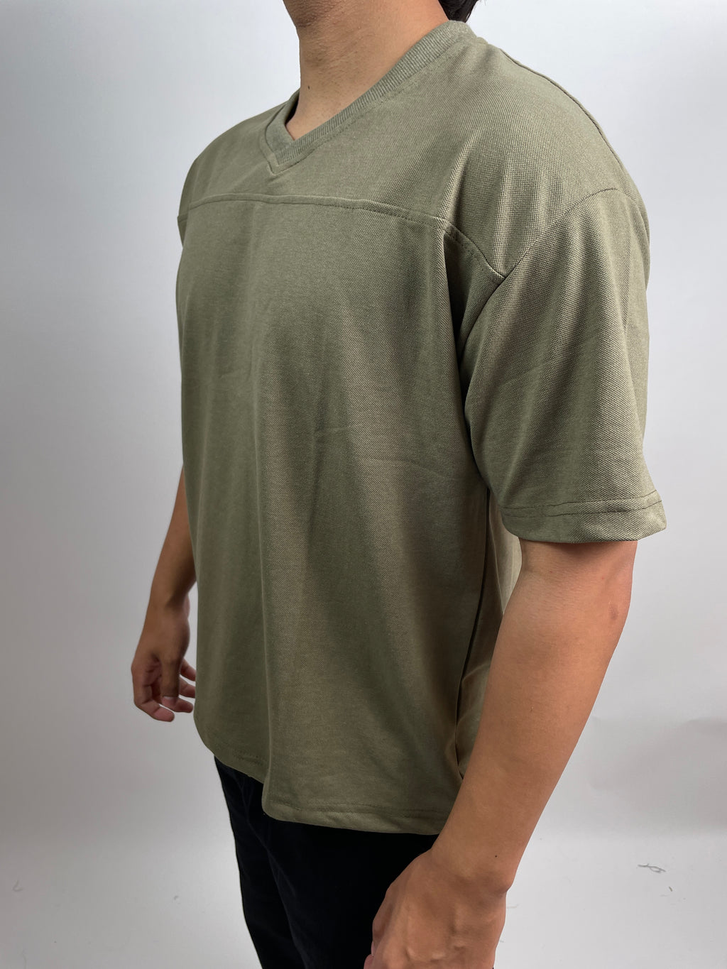 MOSS OLIVE - OVERSIZED V-NECK