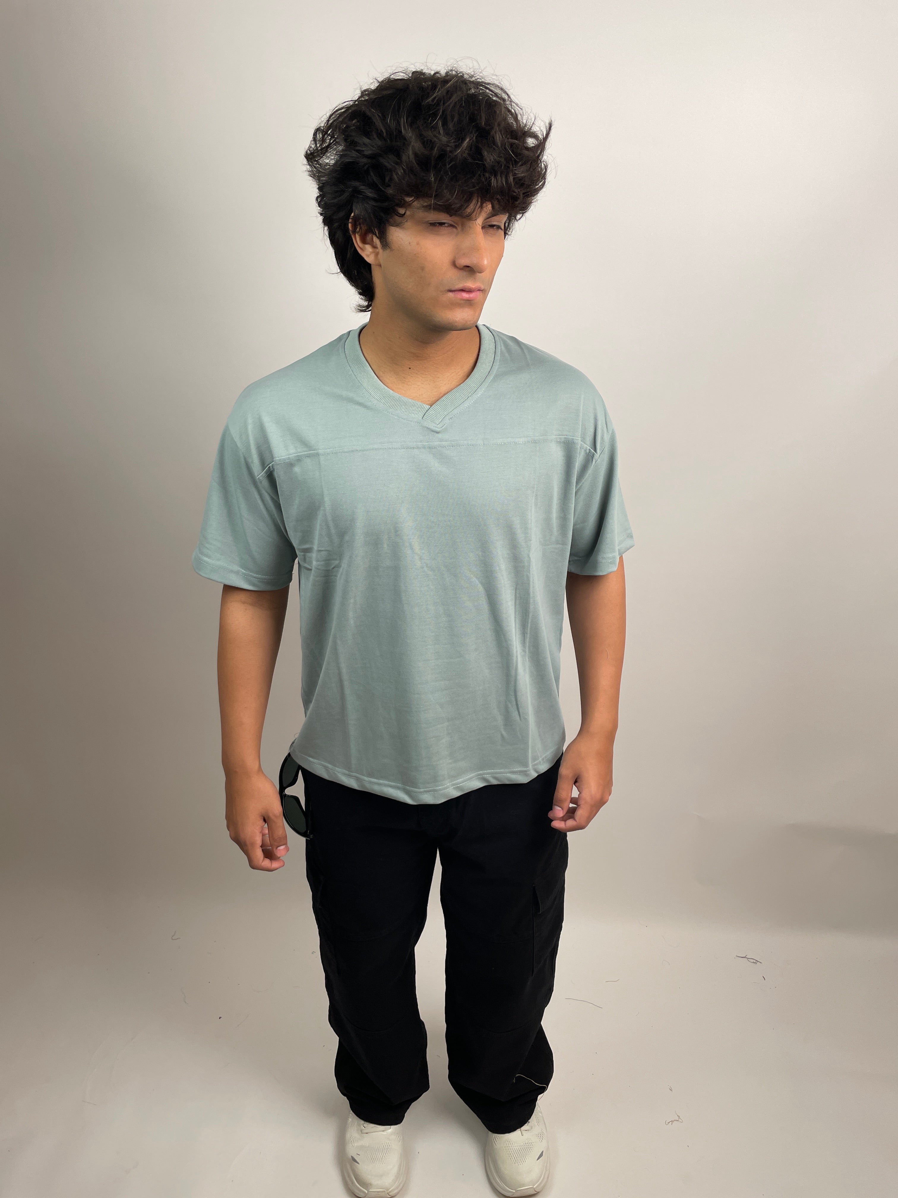 GLACIER BLUE - OVERSIZED V-NECK