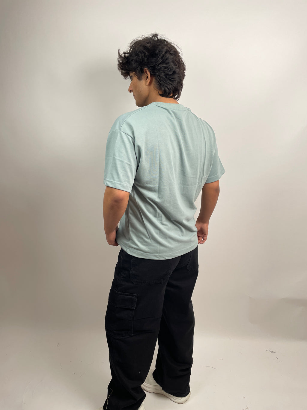 GLACIER BLUE - OVERSIZED V-NECK