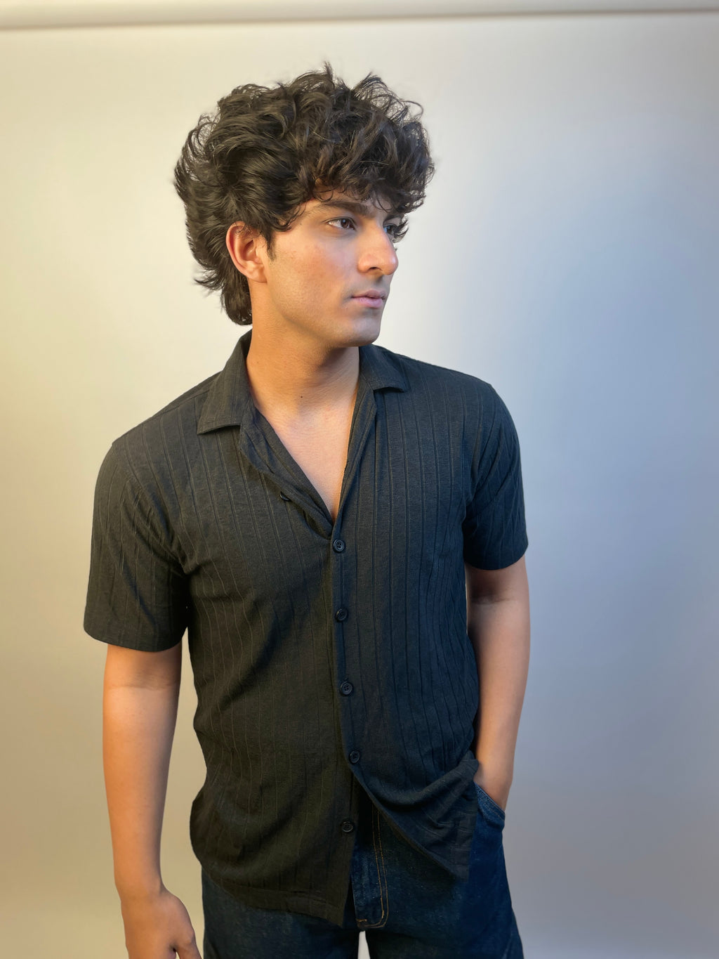 GRAPHITE BLACK - DROP NEEDLE BUTTON-DOWN